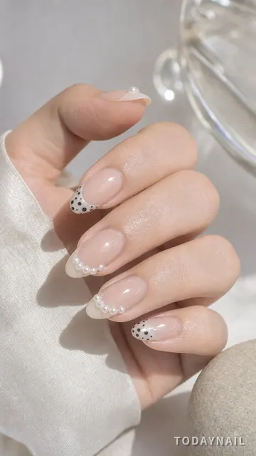 데모살롱 성수 진주 버블 프렌치 네일 시안